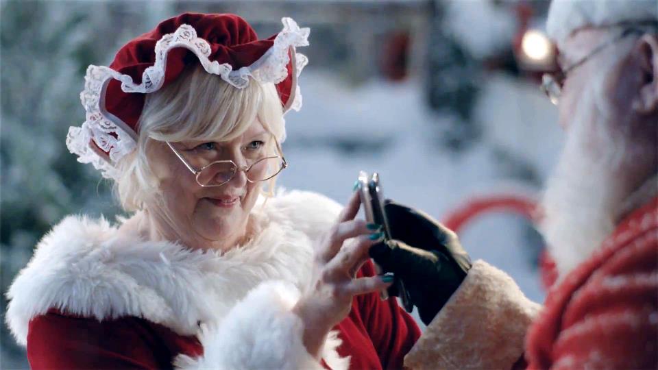 Samsung Santa 2013 commercial. sexy